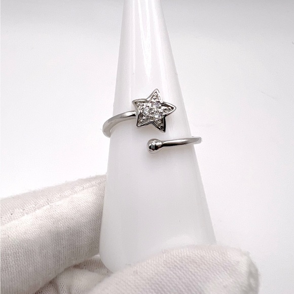 Sale $15 Firm! .925 Sterling Silver Cz Star Ring - Picture 1 of 16